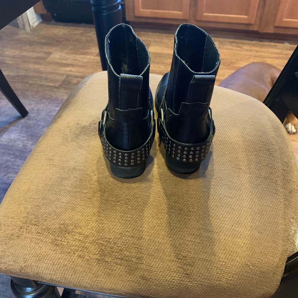 Very Volatile booties - Picture 2 of 6